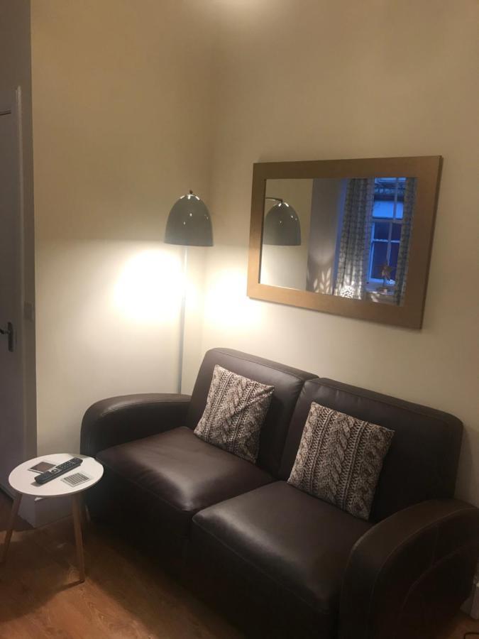 Hebridean Town House Apartment สตอร์โนเวย์ ภายนอก รูปภาพ