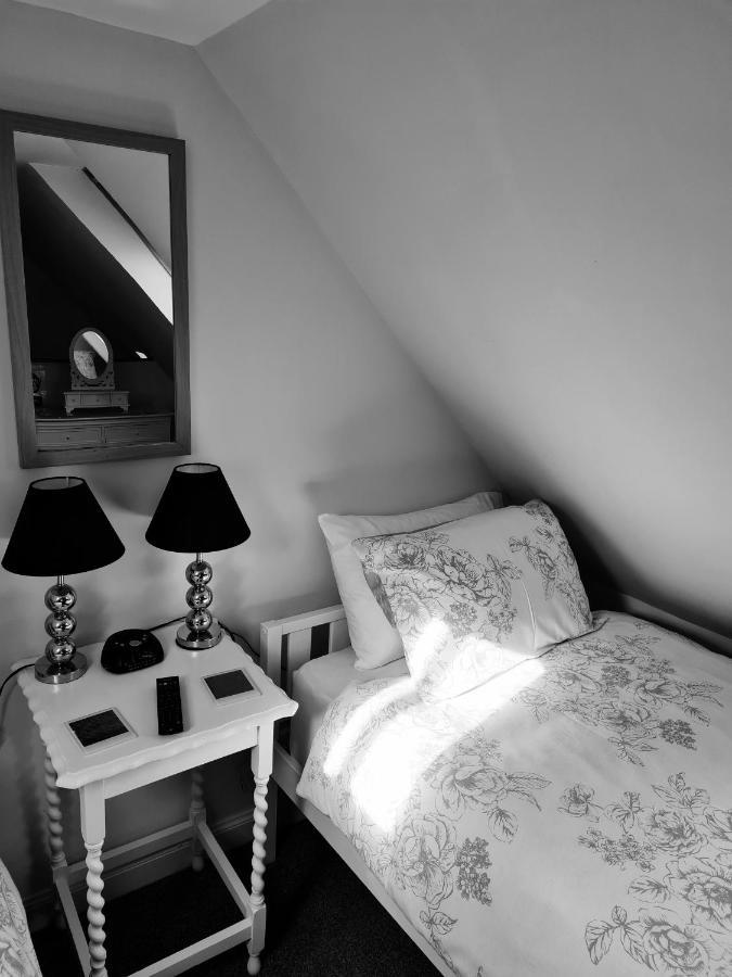 Hebridean Town House Apartment สตอร์โนเวย์ ภายนอก รูปภาพ