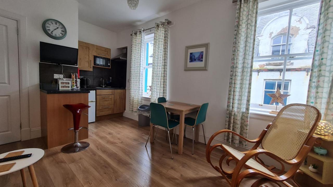 Hebridean Town House Apartment สตอร์โนเวย์ ภายนอก รูปภาพ